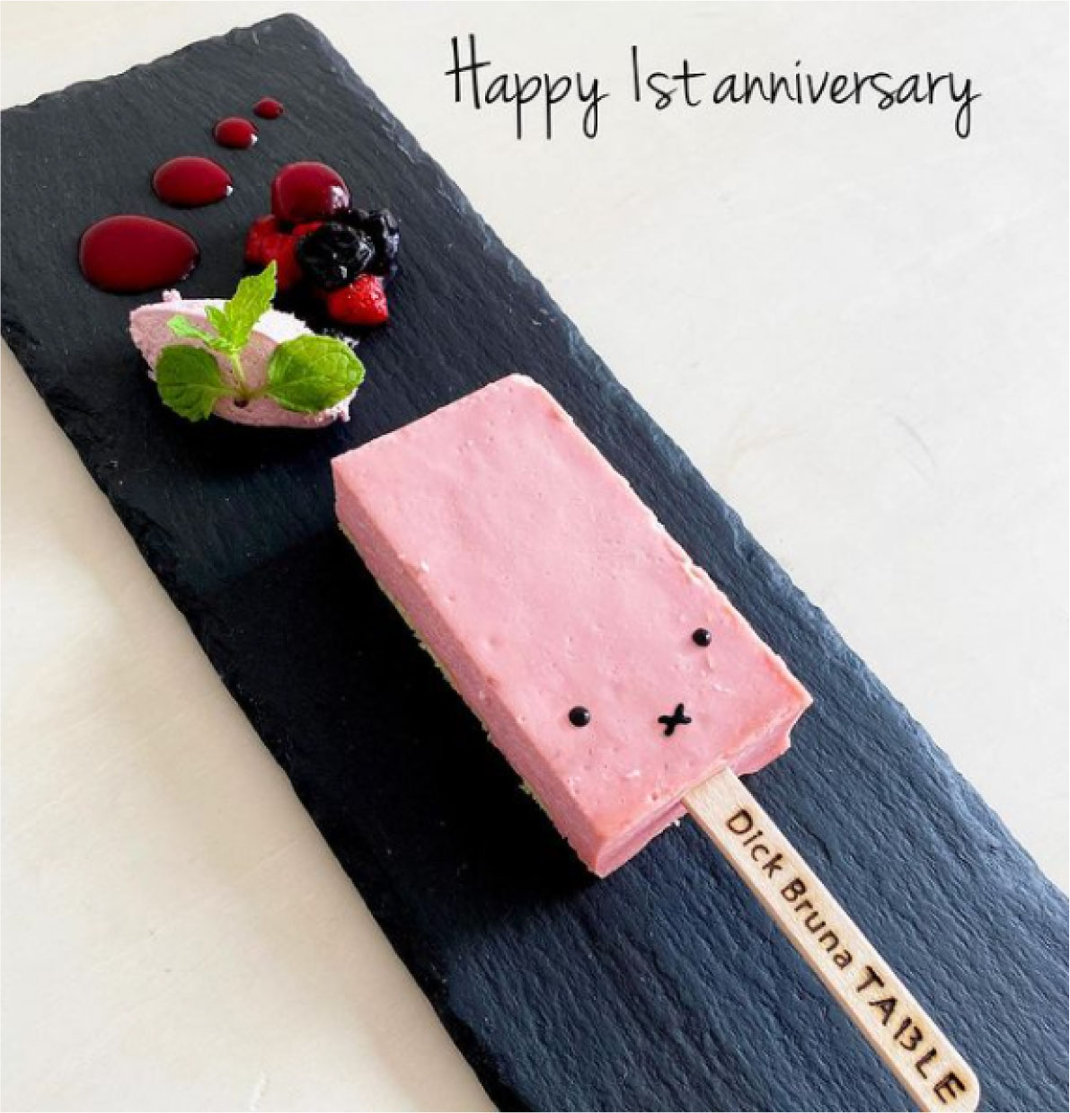 Happy 1st Anniversary いちごミルクのチーズケーキ Dick Bruna Table ディック ブルーナ テーブル